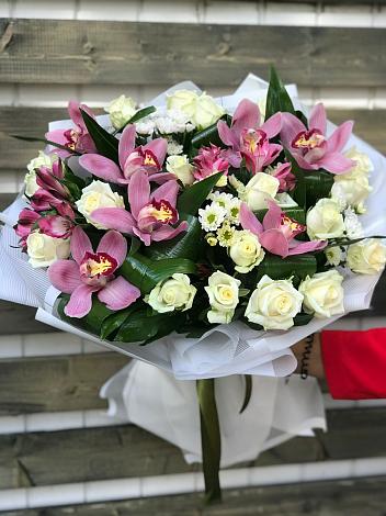 Букет цветов из: Розы и Хризантемы в Михайловке Иркутской области