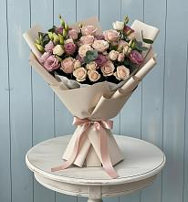 Букет цветов из:  Розы и Лизиантусы в Михайловке Иркутской области