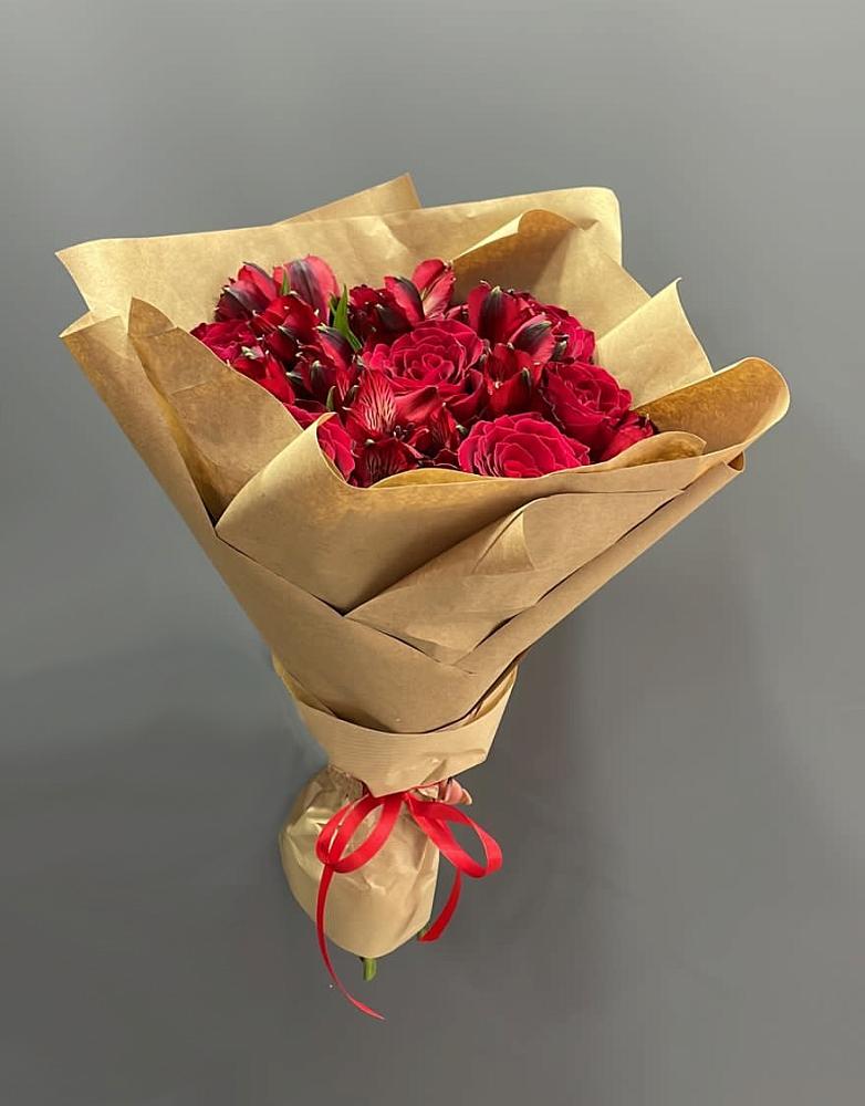 Букет цветов из: Альстромерии и Розы в Михайловке Иркутской области