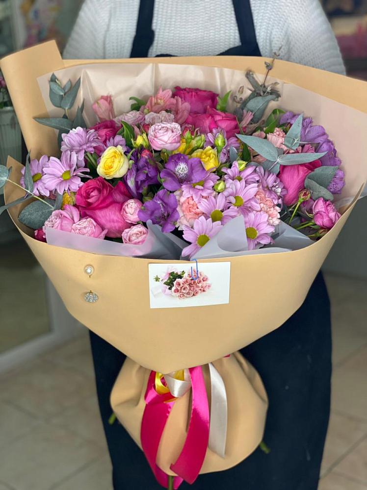 Букет цветов из: Хризантемы, Гвоздики и Альстромерии в Михайловке Иркутской области