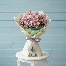 Букет цветов из:  Орхидеи и Розы в Михайловке Иркутской области