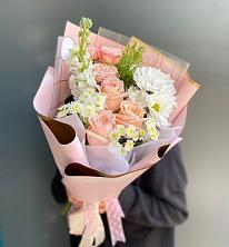 Букет цветов из:  Хризантемы и Розы в Михайловке Иркутской области