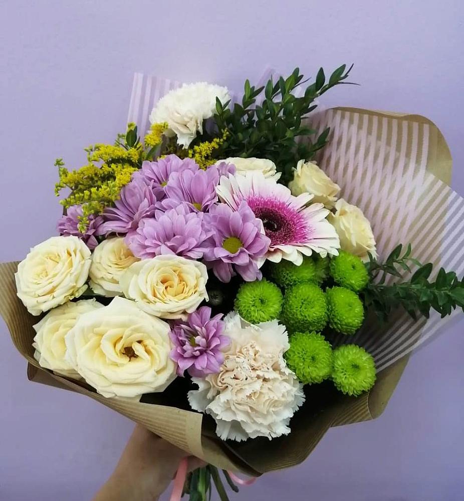 Букет цветов из: Хризантемы, Розы, Гвоздики и Герберы в Михайловке Иркутской области