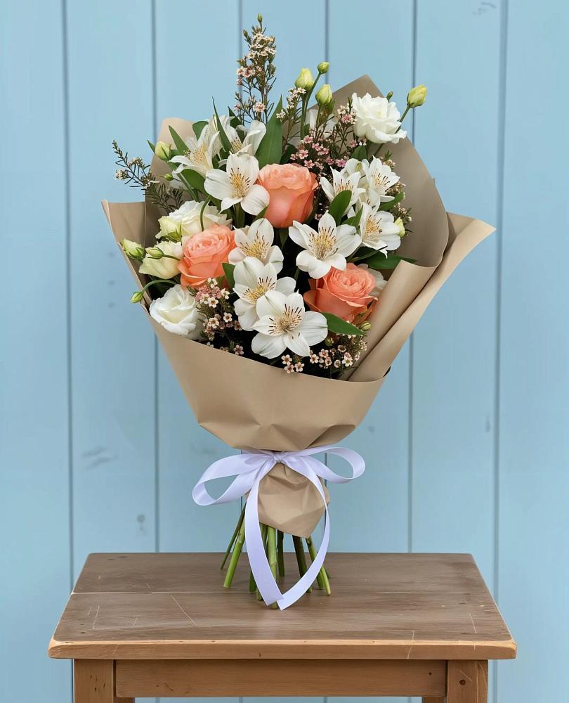 Букет цветов из: Альстромерии, Лизиантусы, Розы и Хризантемы в Михайловке Иркутской области