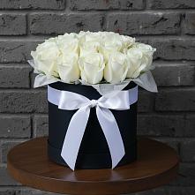 Цветочная композиция из Розы в шляпной коробке в Михайловке Иркутской области